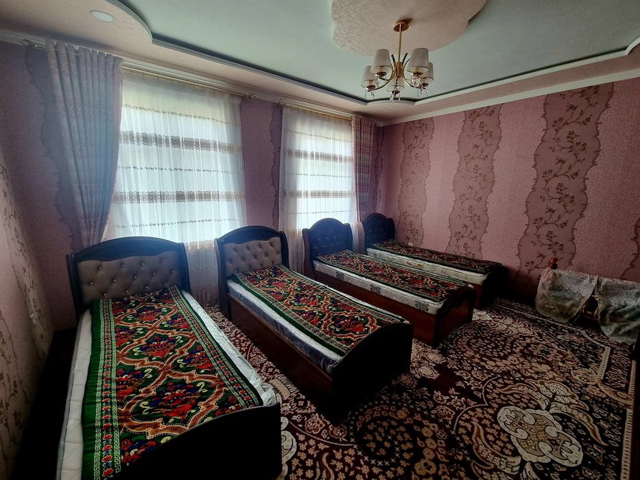 Oqtosh dacha sotiladi