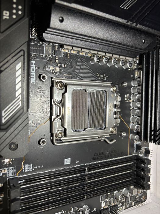 Placa de baza MSI MAG X670E TOMAHAWK WIFI Socket AM5 DDR5