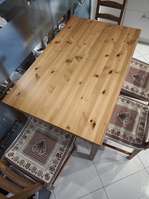 Set masa cu patru scaune