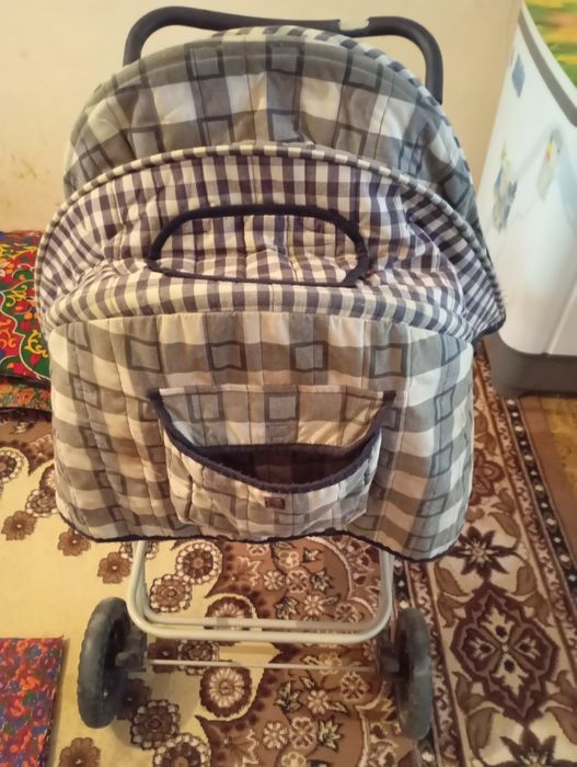 Bolalar kalyaskasi yangedik turubdi