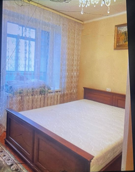 Кровать с матрасом