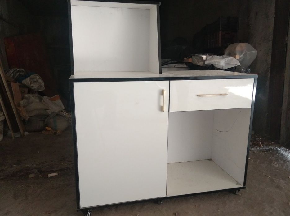 Стол для коктейльного  аппарата