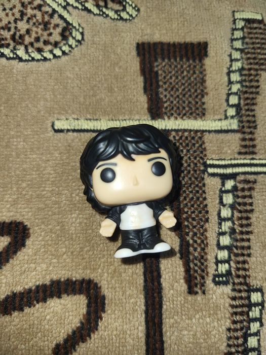 Фифигурки очень странные дела