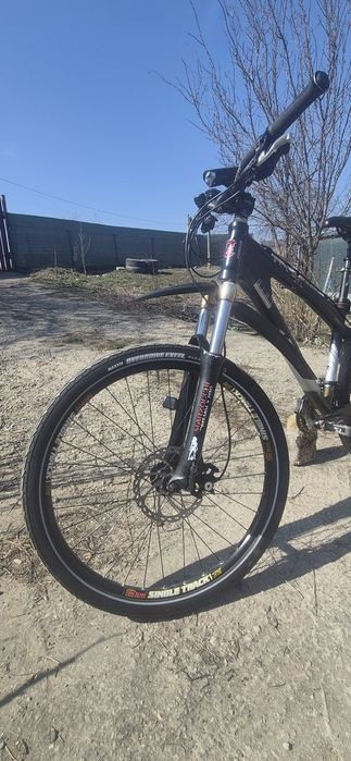 Bicicleta focus Dirt pentru sărituri.