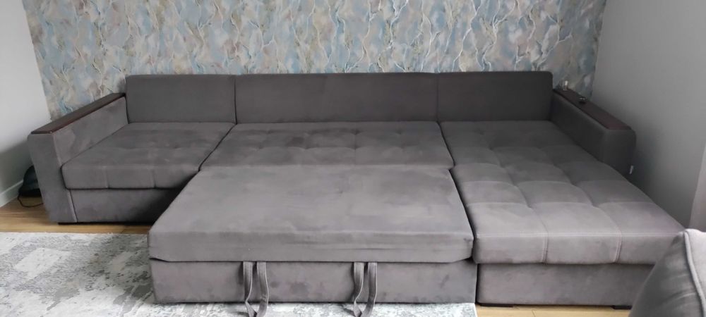 Большой угловой диван