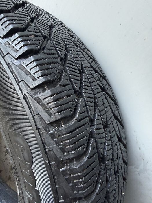 Продам Зимние шины R15