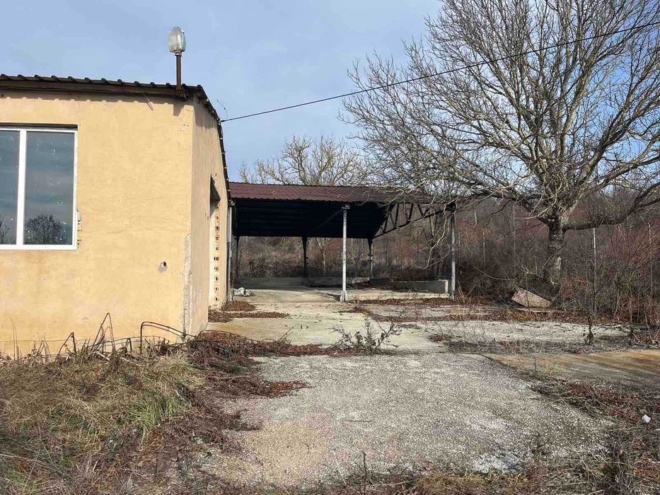 Продава се Промишлена сграда в Търговище, Промишлена зона - 6200 кв.м за 32 €/кв.м - Снимка #1