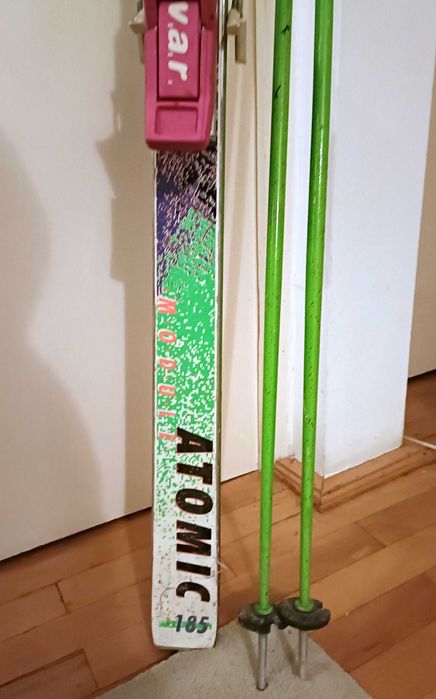 SKY uri ATOMIC de 185cm cu legaturi si bete