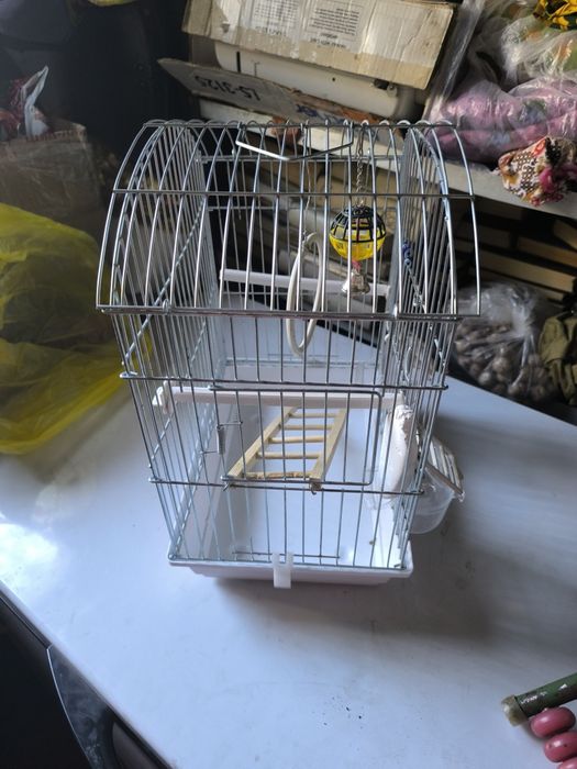 Продам клетку для попугая
