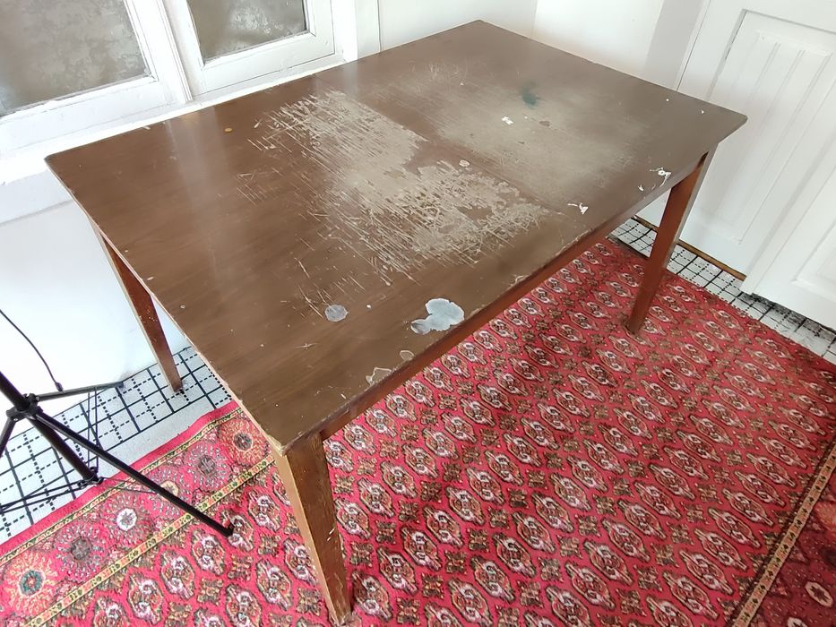 Стол  деревянный