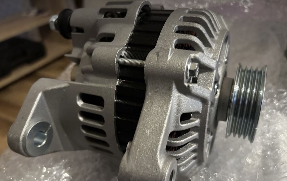 Алтернатор Дачия Логан 1.6 бензин 2011г