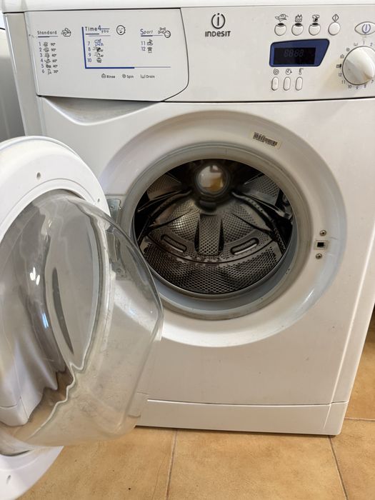 Mașină de spălat Indesit 6 kg, 1200 rpm