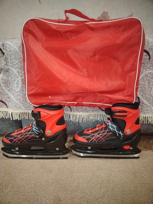 Продам коньки новые