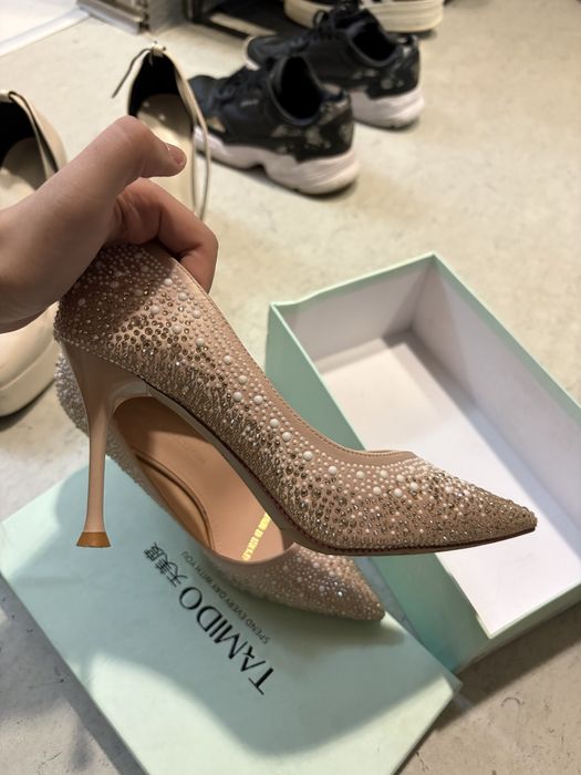 Продам каблуки блестящие 37 размер