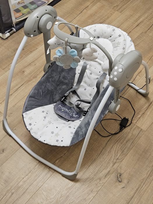 CHIPOLINO Електрическа бебешка люлка MOONLIGHT СВЕТЛО СИВА