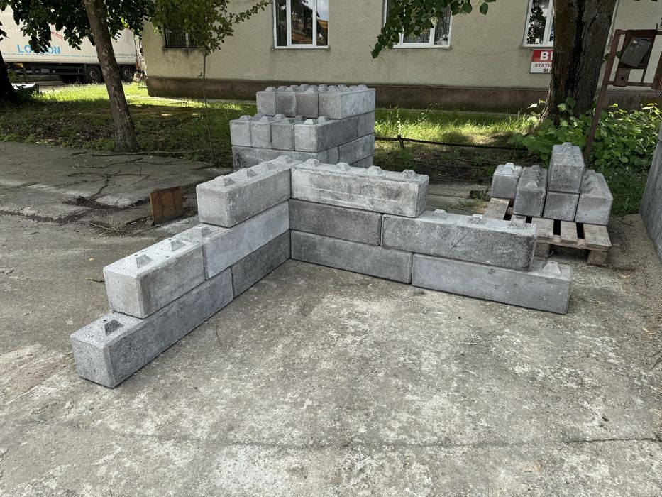 Blocuri de beton tip lego