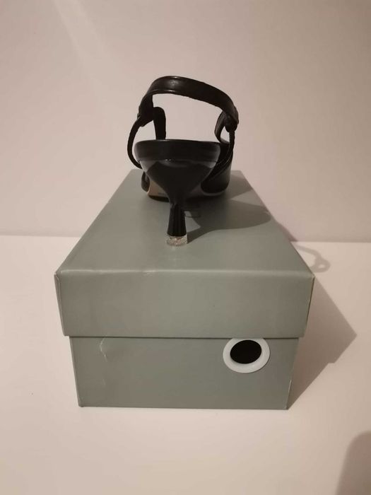 Pantofi dama C. Paravano negri cu toc, marimea 37.5, noi