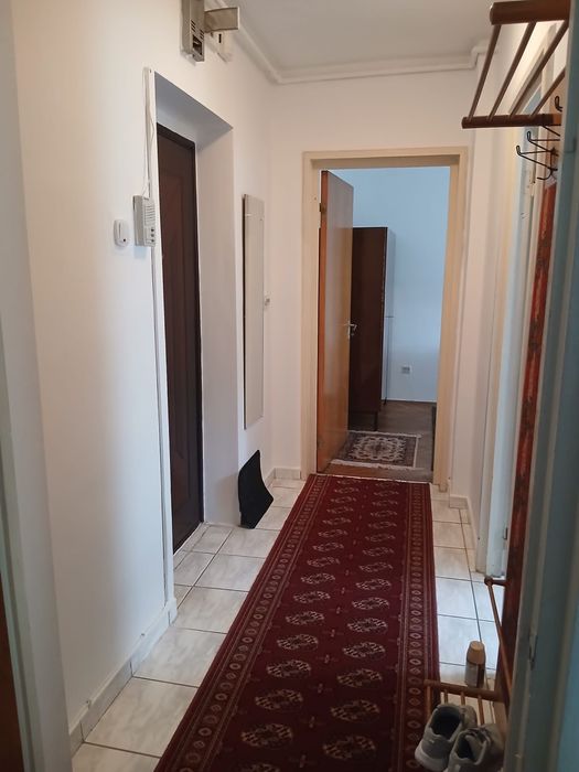 Inchiriez ap 4 camere Gura Campului, Baznei