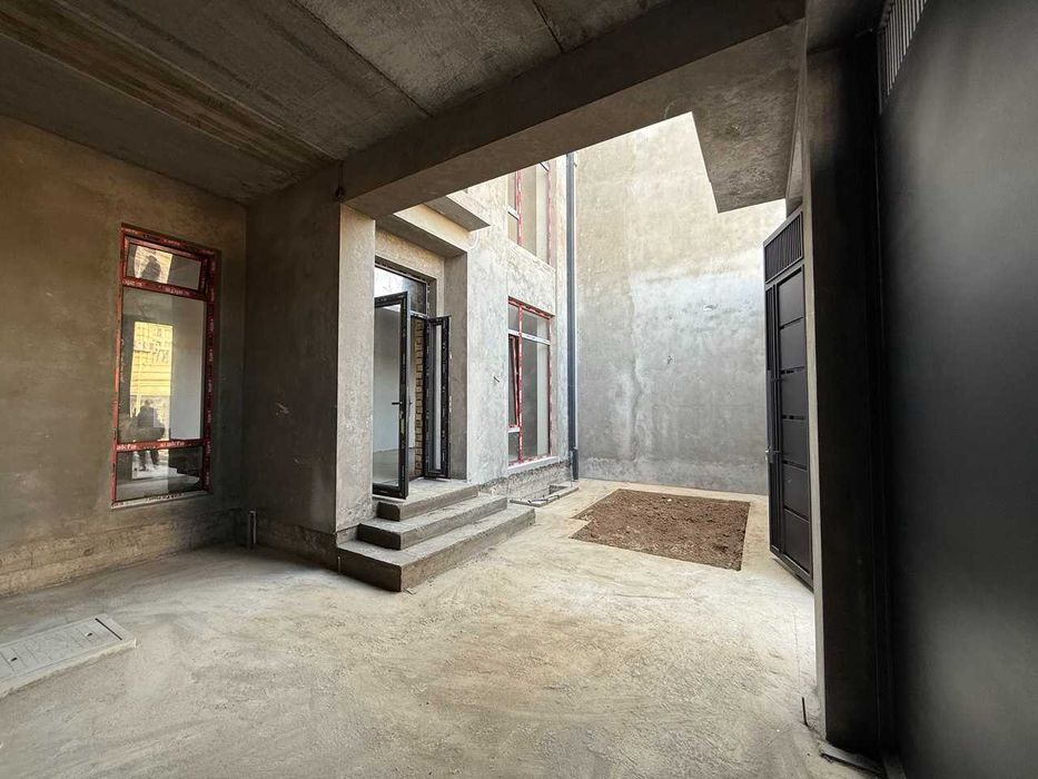 Uchtepa tumanida uy sotiladi