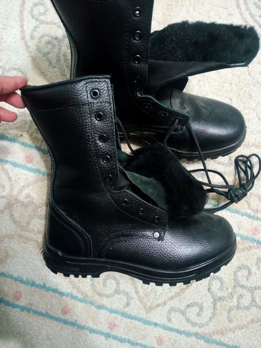 Продам берцы зимние