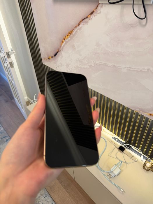 Продам Iphone 16 pro mak