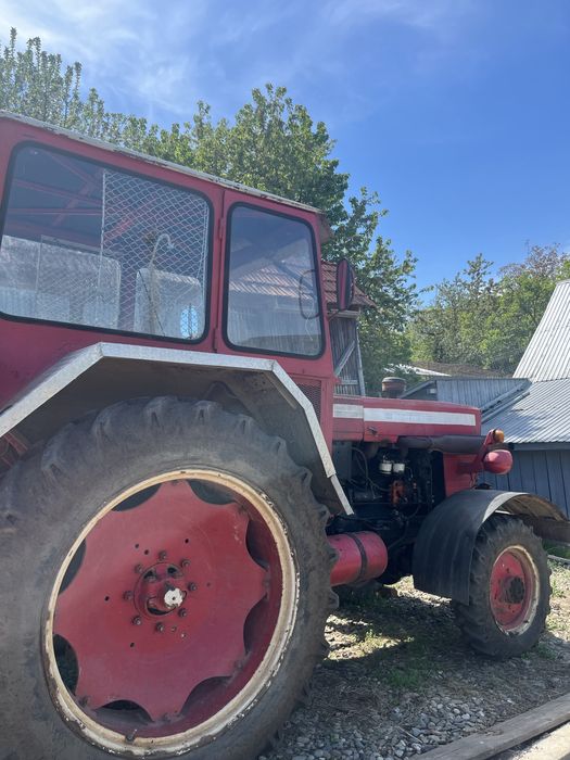 Tractor Universal 651