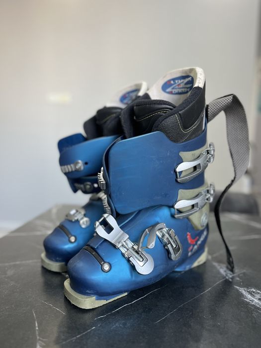 Лыжи и лыжные ботинки