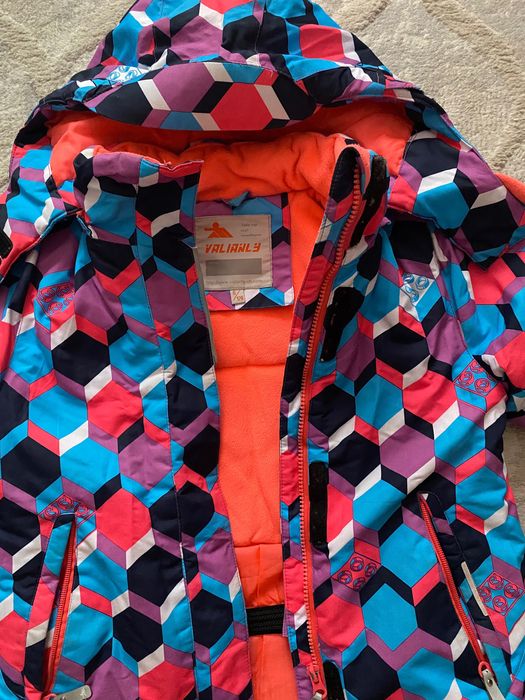 Продам детскую куртку