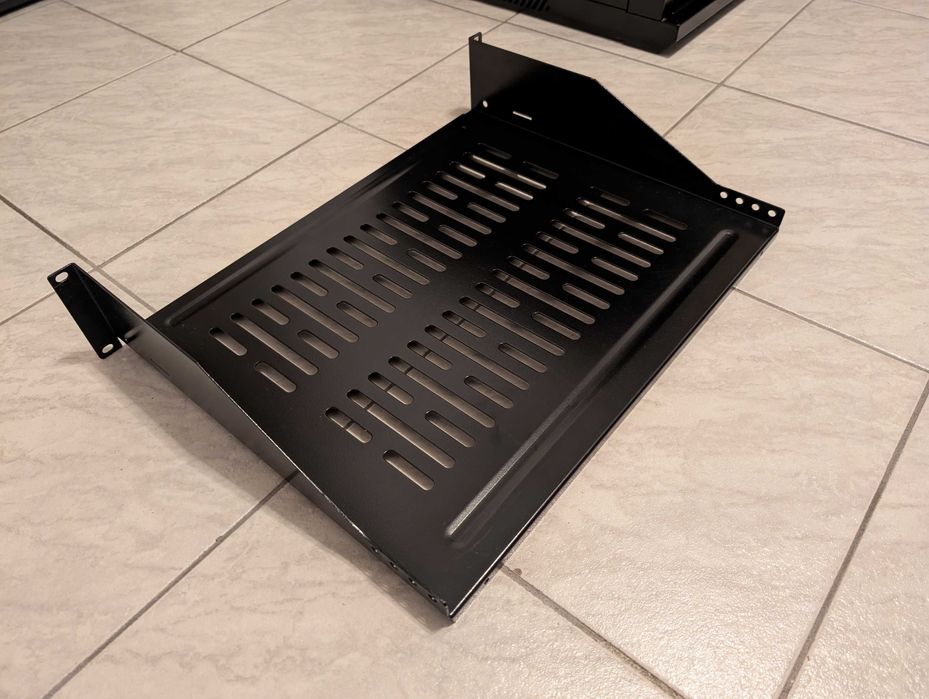 Rack 12U 19" 600x600mm, Signal cu ușă sticlă fumurie + Tavita