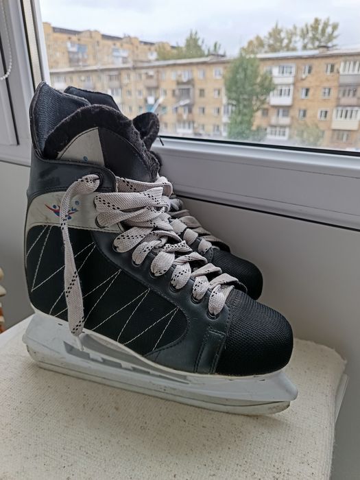 Продам коньки 30000