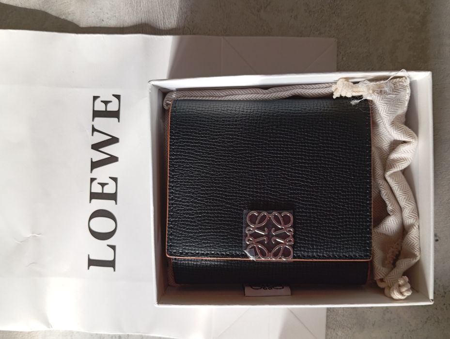 Кошелек женский LOEWE