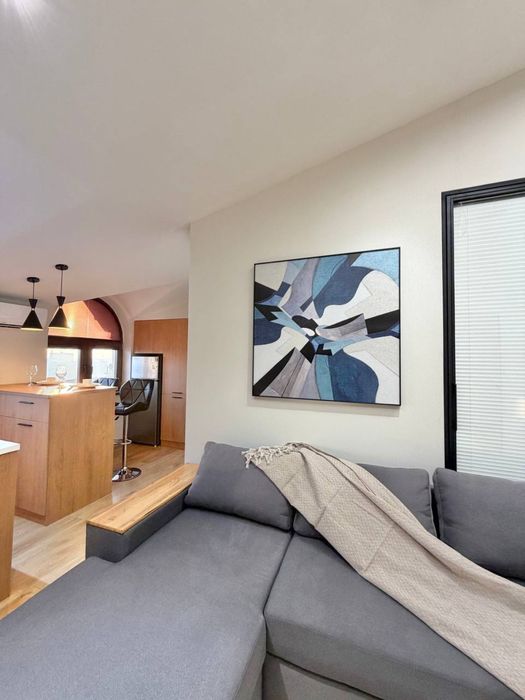 Продаётся КВАРТИРА 2/10/10 на 40м2 ЖК "Poytaxt Gavhari" Алайский рынок