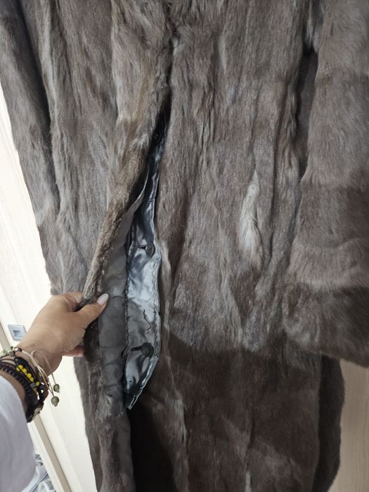 Blana naturala pana sub genunchi.