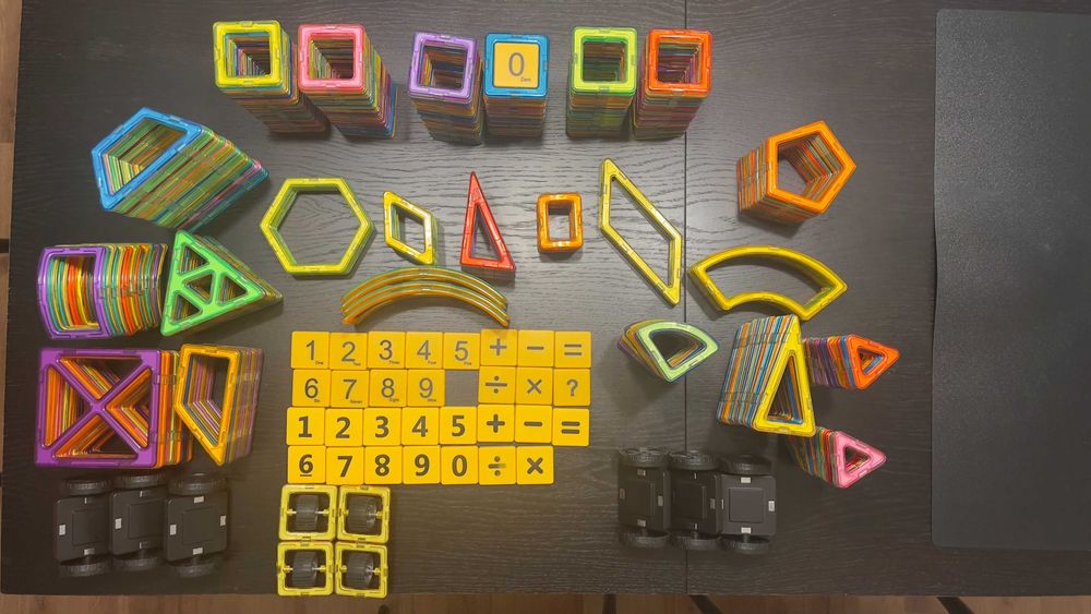 Blocuri de constructii magnetice, jucarii de construit pentru copii