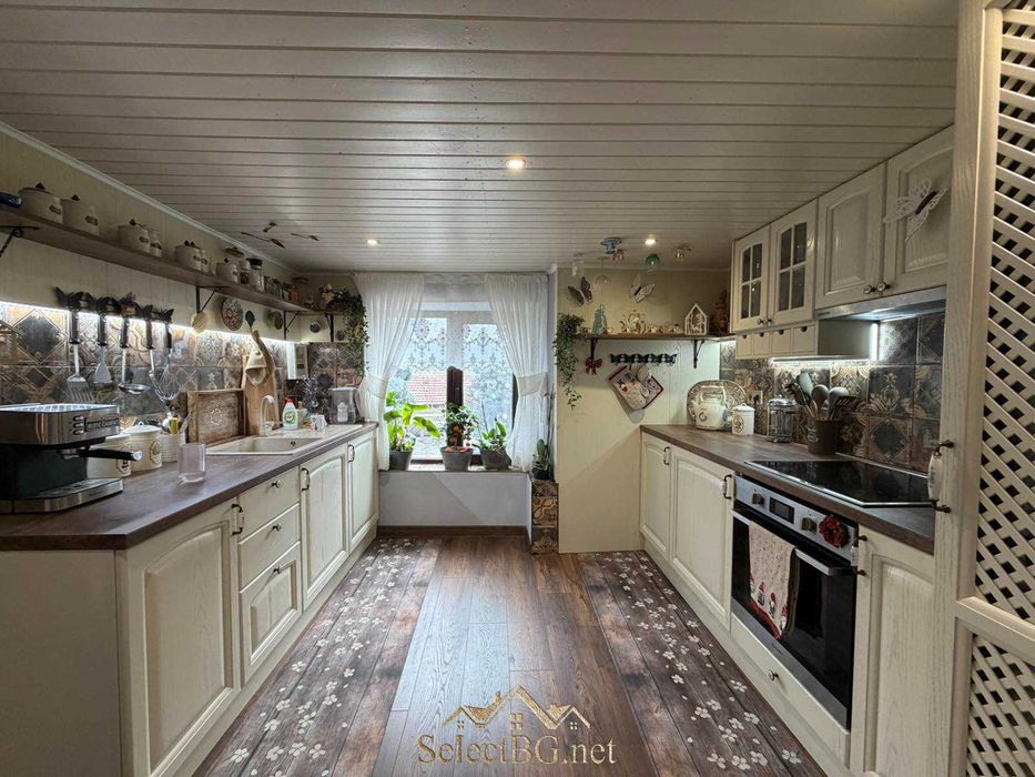 Реновирана къща в близко село до Велико Търново