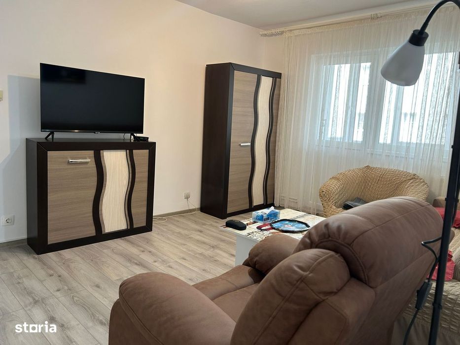 Apartament 3 camere Zona Centrul Cvic !