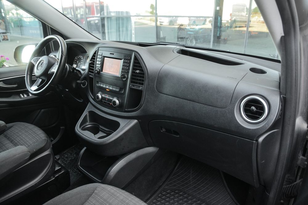 Mercedes-Benz Vito tourer, 8 locuri, automat