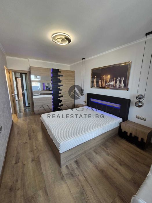 Продава се Тристаен апартамент в Пловдив, Център - 120 кв.м за 2384 €/кв.м - Снимка #5