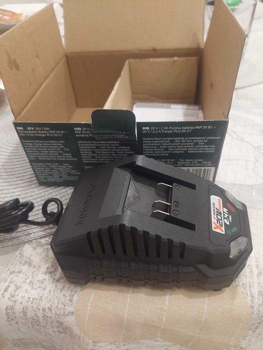 НОВИ PARKSIDE комплект батерия и зарядно 20V 2 Ah