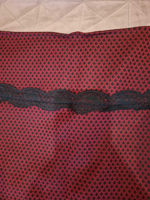 Дамска права пола "Миро" във винено- червен цвят