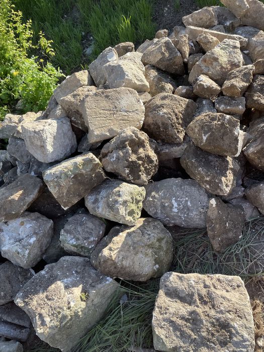 Подарявам  камък за зидария