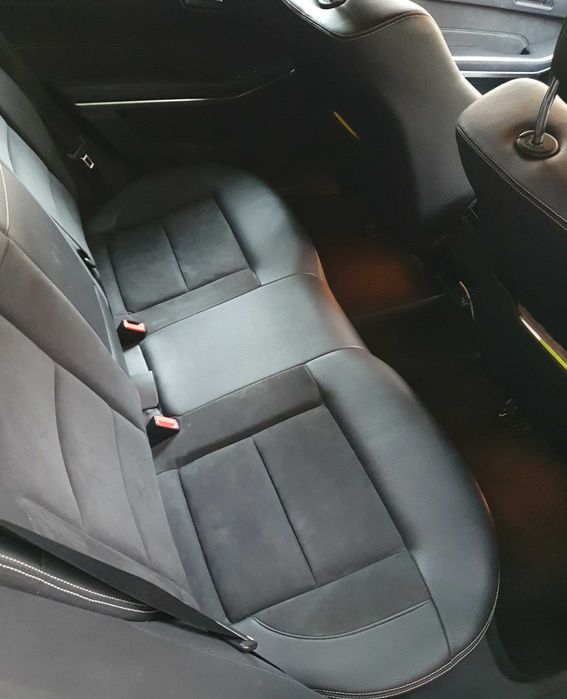 Mercedes-Benz E 220 AMG BLUETEC