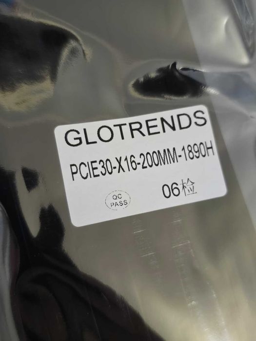 Cablu Riser GLOTRENDS PCIe 3.0 X16 – 200mm - Stare Perfectă