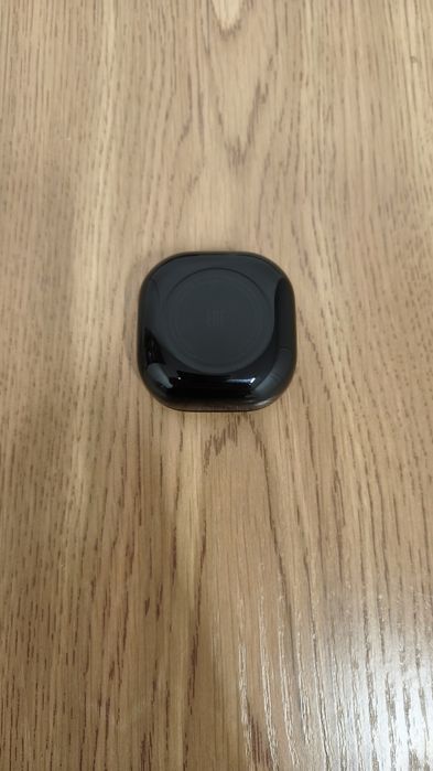 продам наушники Samsung galaxy buds core