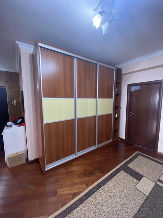 Продам шкаф купе в отличном состоянии