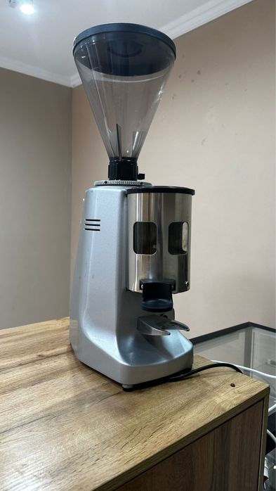 Кофемашина кофемолка