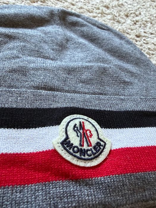 Fes Moncler gri — Nou, cu eticheta