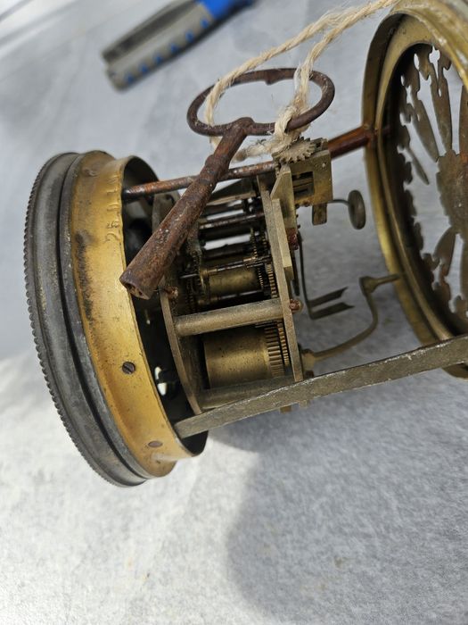 Mecanism ceas șemineu