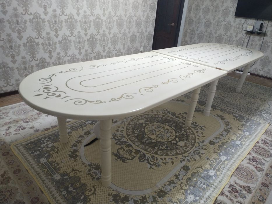 Гостевой стол для гостей