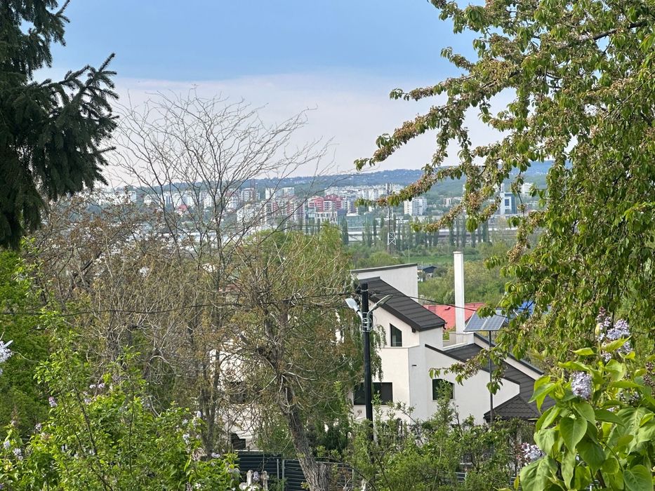 Vand loc de veci (2 persoane) la Cimitirul privat Socola Mica Bucium